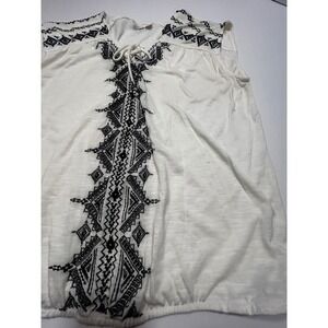 Cato Women's Sleeveless Top Ivory with Black Embroidered Detail Size Large